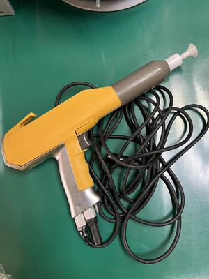 Pistola electrostática de recubrimiento de polvo de sustrato metálico con rociador automático y cabina científica