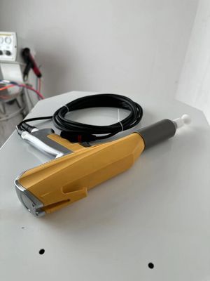 Dispositivo portátil de vacío para recubrimiento de polvo de alta eficiencia de pulverización electrostática